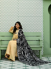 Doodle Art Odhni (Black)