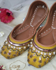 Yellow Nawabi Khussa