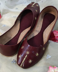 Maroon Zari Pure Leather Khussa