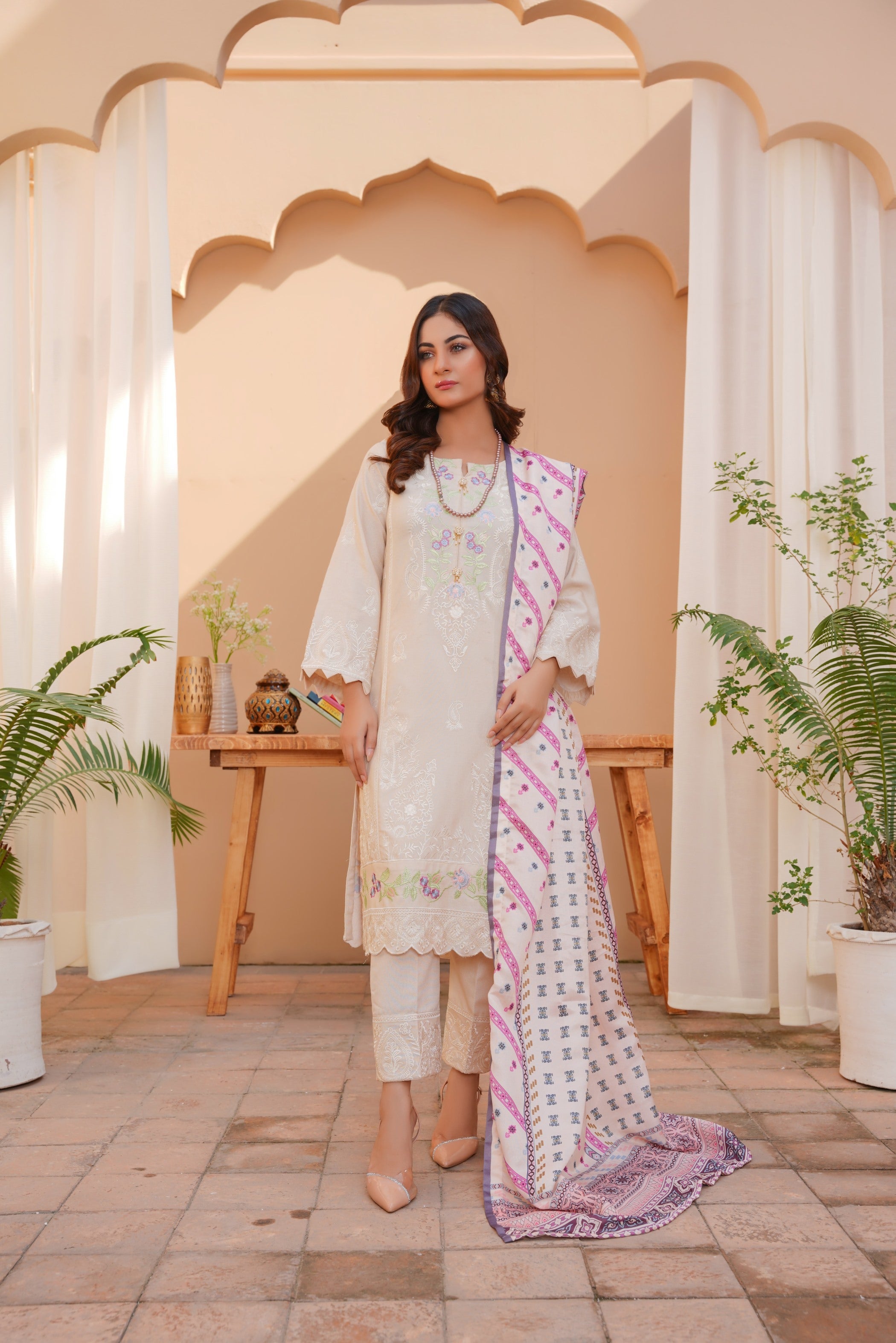 Karandi pret beige 3-piece - ready to wear - Threads & Weaves