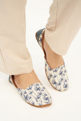“Top view of Resorto Khussa loafers for women, lightweight, traditional Pakistani footwear”