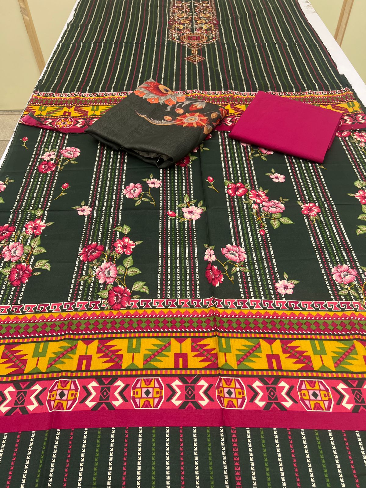 BET 04 B - Embroidered Lawn 3P