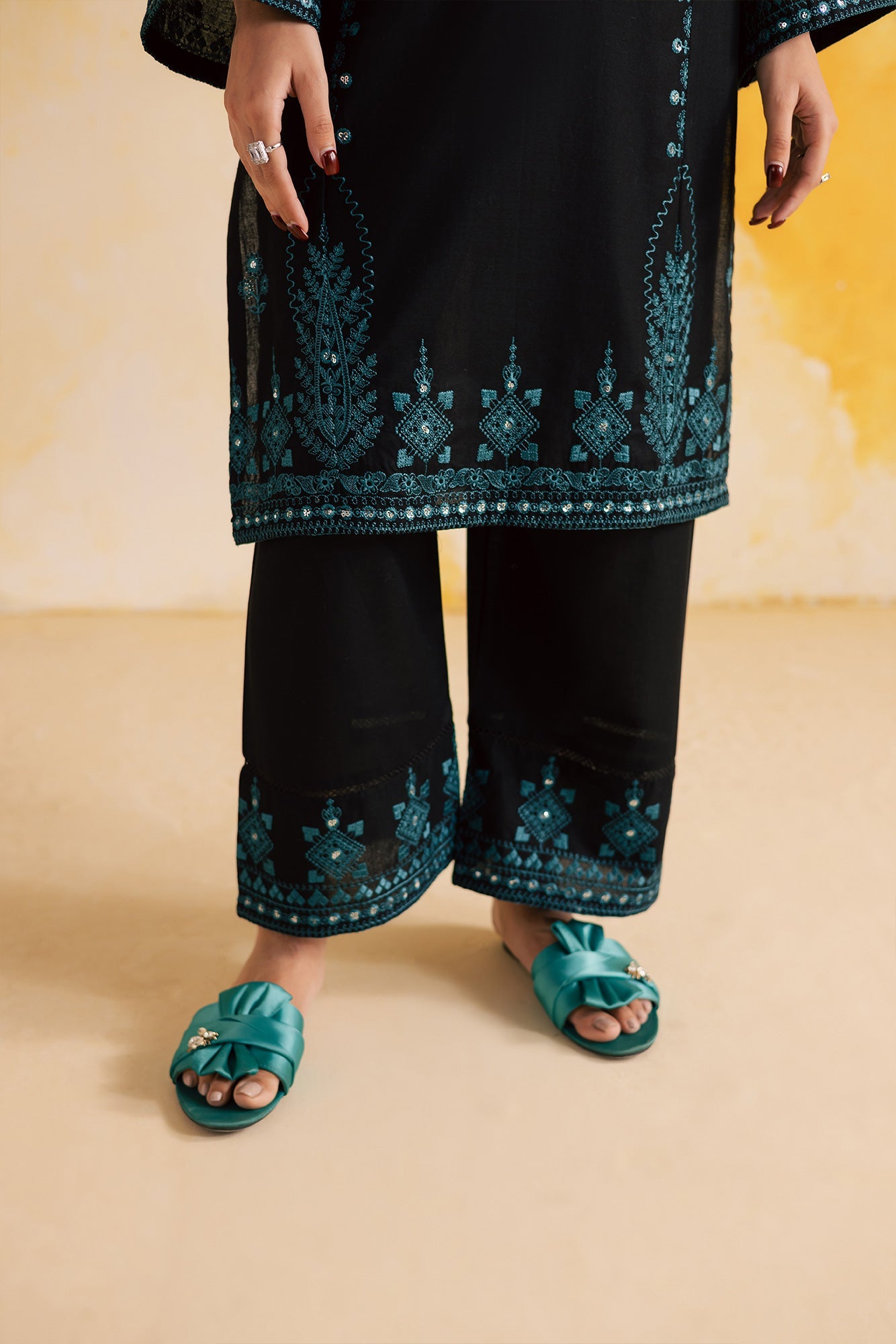 2PC LUXURY EMBROIDERED DRESS - 1102