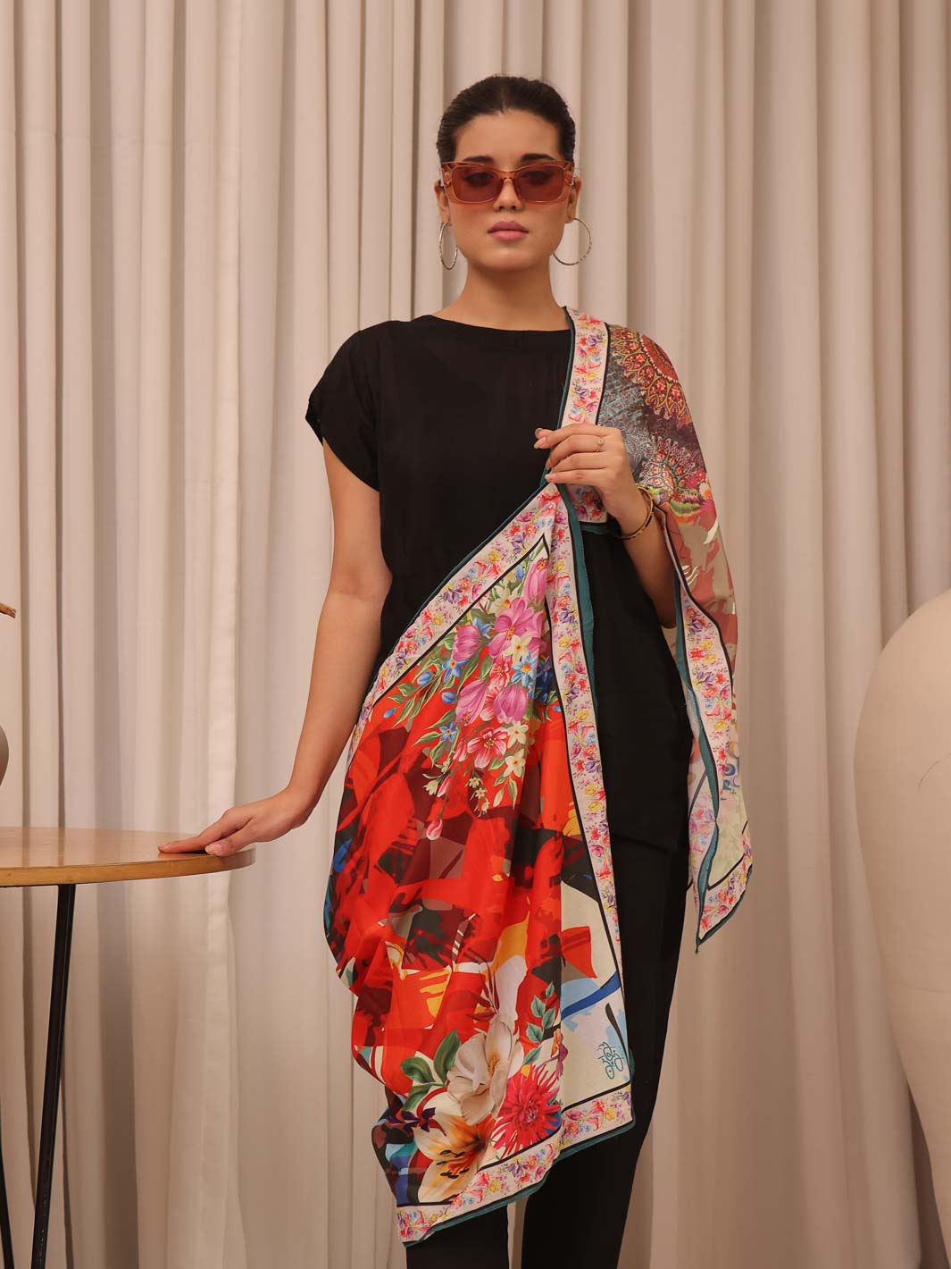 Waqt Ki Rangoli Stole
