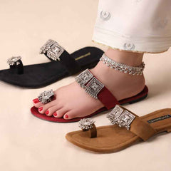 Top view of Rang-e-Gul Black Kolhapuri chappal for women, ethnic footwear Pakistan