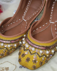 Yellow Nawabi Khussa