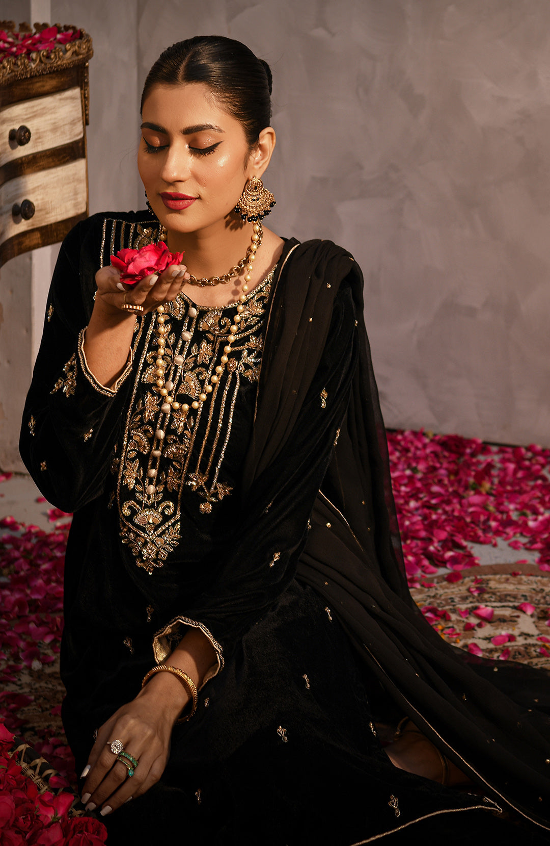 Glamoura | Hand-Embellished Velvet Stitched Suit