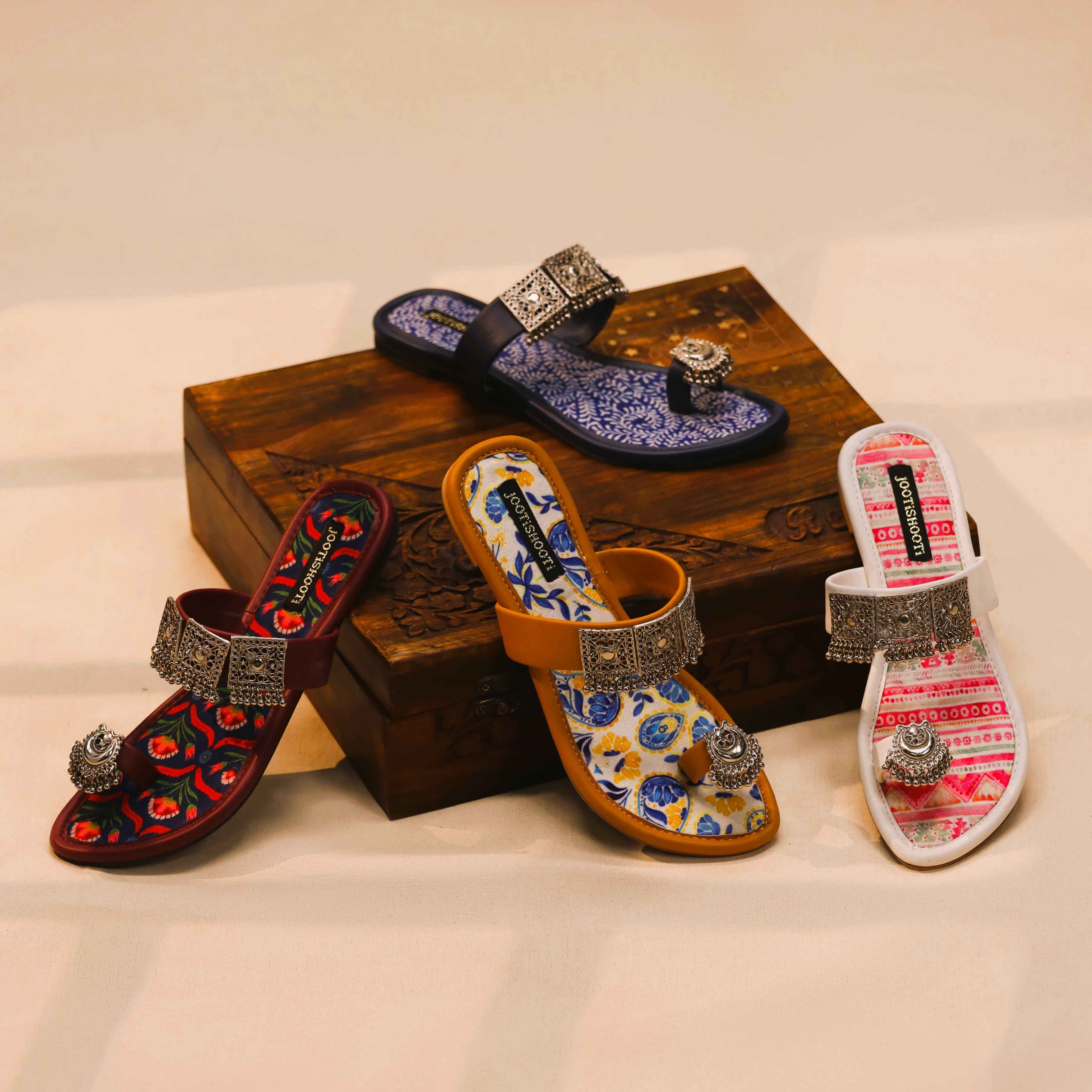Top view of Neel Bahaar Kolhapuri chappal, lightweight ethnic footwear Pakistan