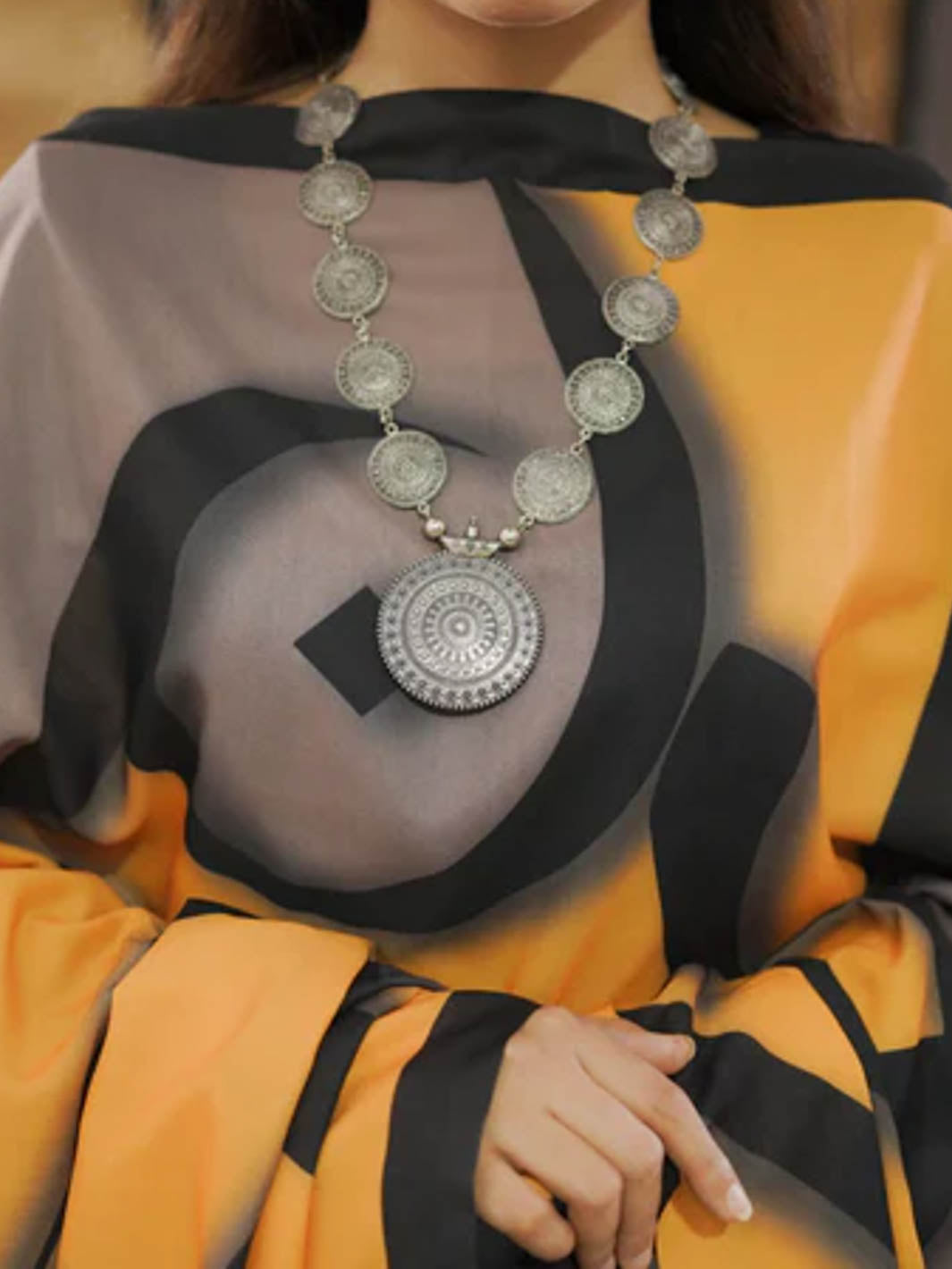 Huroof ki Mehfil Stole