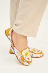 “Close-up of Botanical shoes highlighting embroidery details and leather texture, perfect for daily wear”