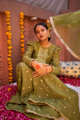 MAHNAAZ