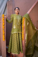 MAHNAAZ
