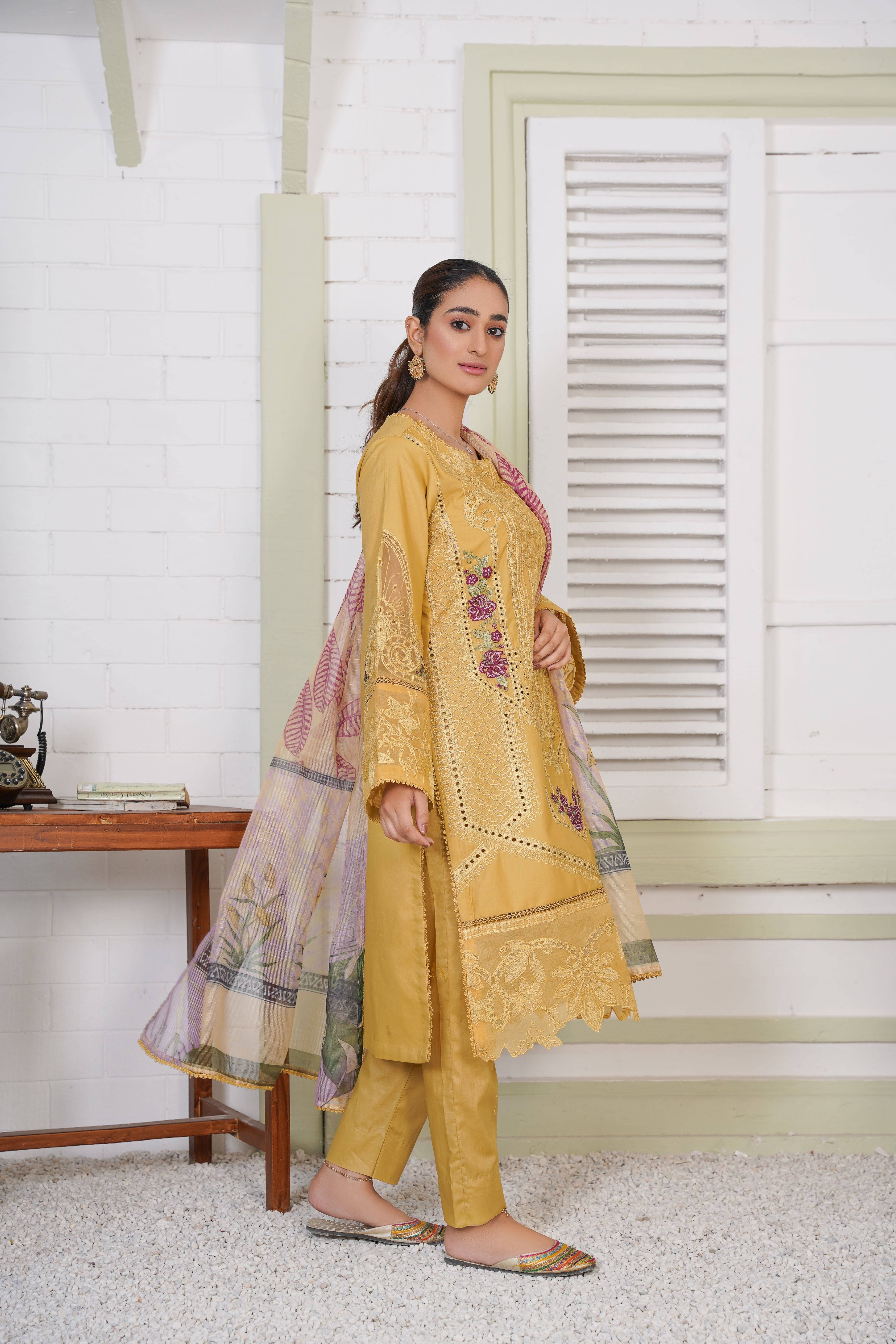 PRET Embroidered Chikankari - 3 PC