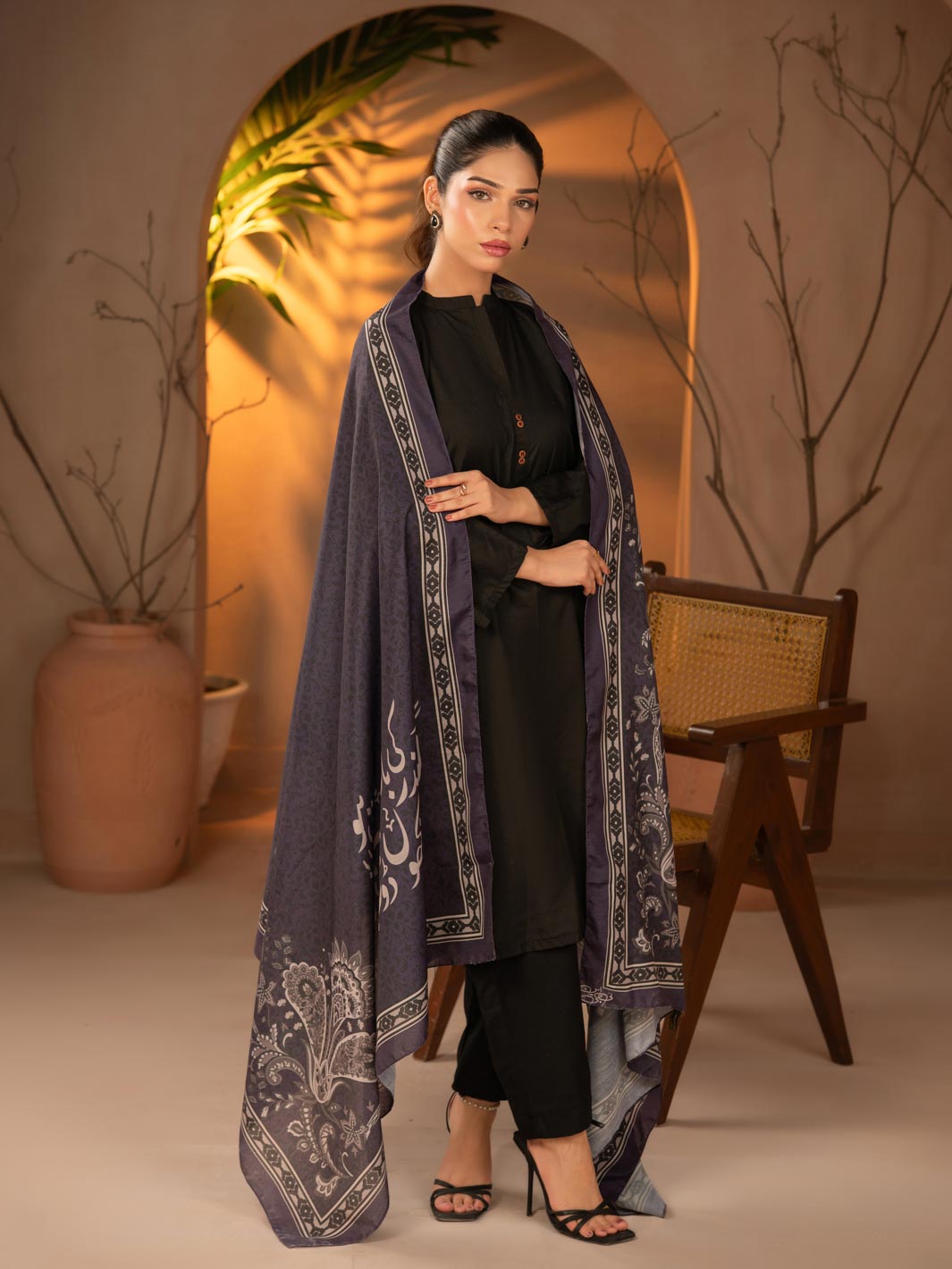 Gehrai Stole (Black)