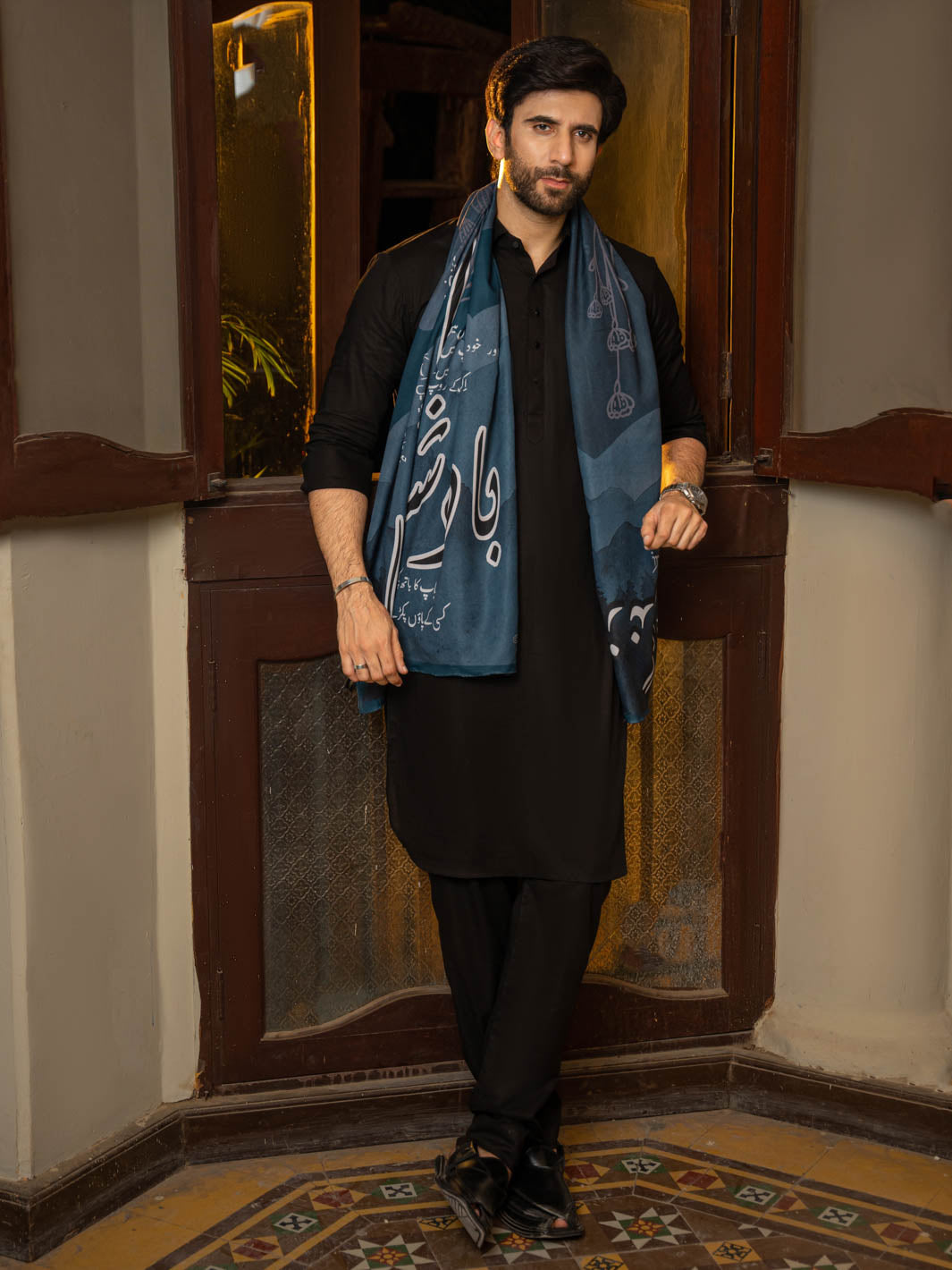 Neel Kamal Stole