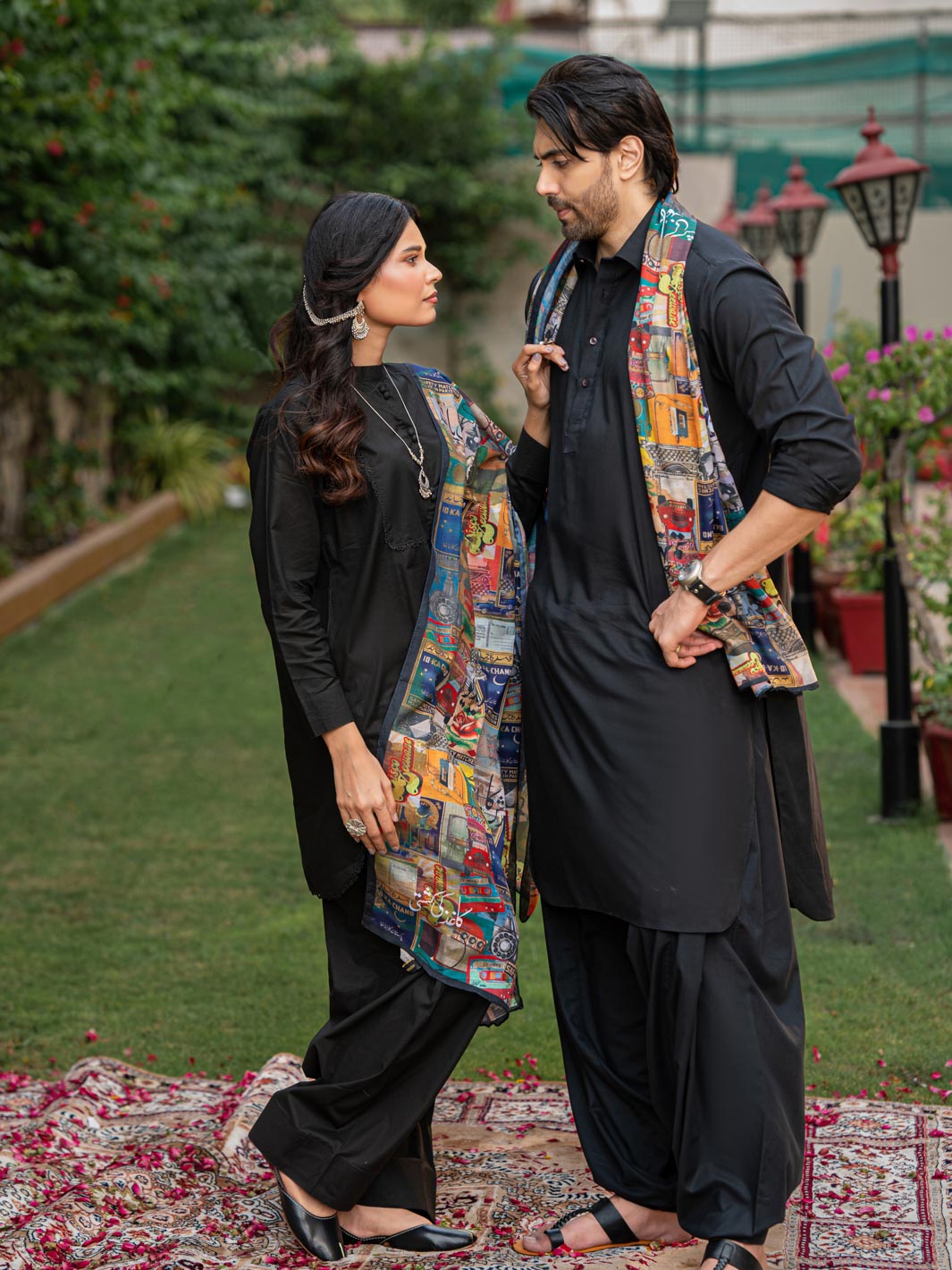 Yaadein Stole