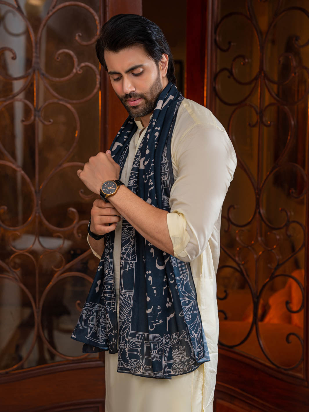 Ishq ke Tukre Stole (Black)
