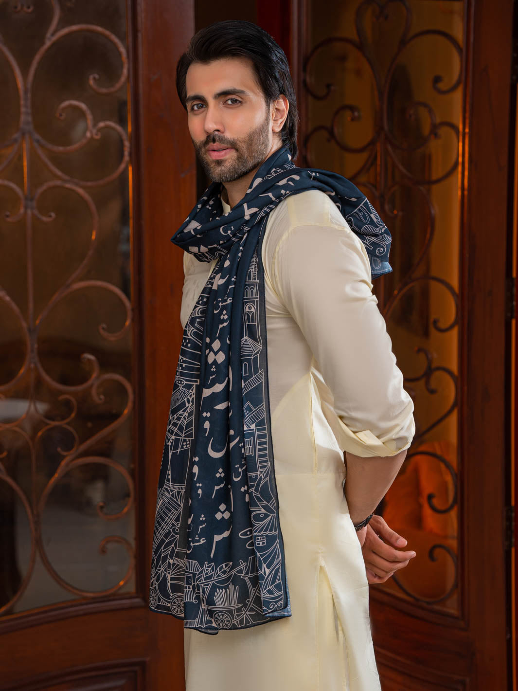 Ishq ke Tukre Stole (Black)