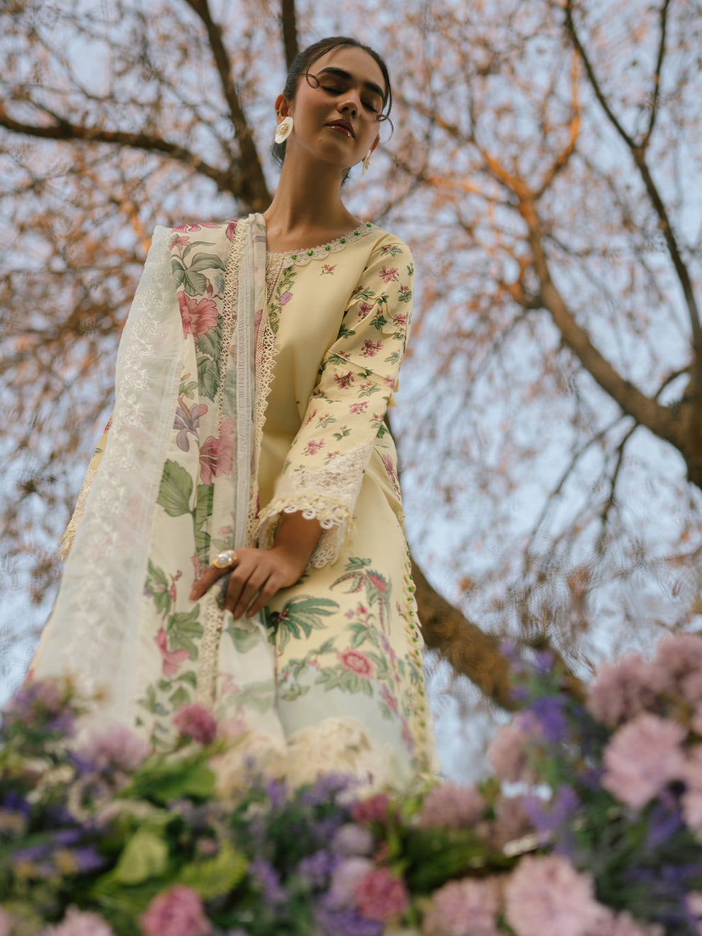 Ivory-06 - Embroidered Lawn 3P