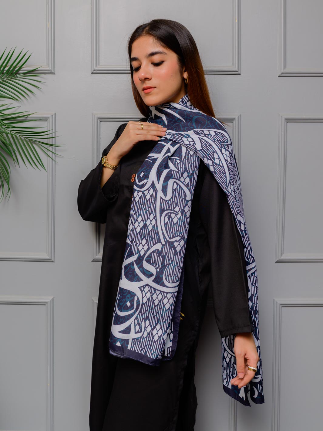Mehar Stole (Black and white)