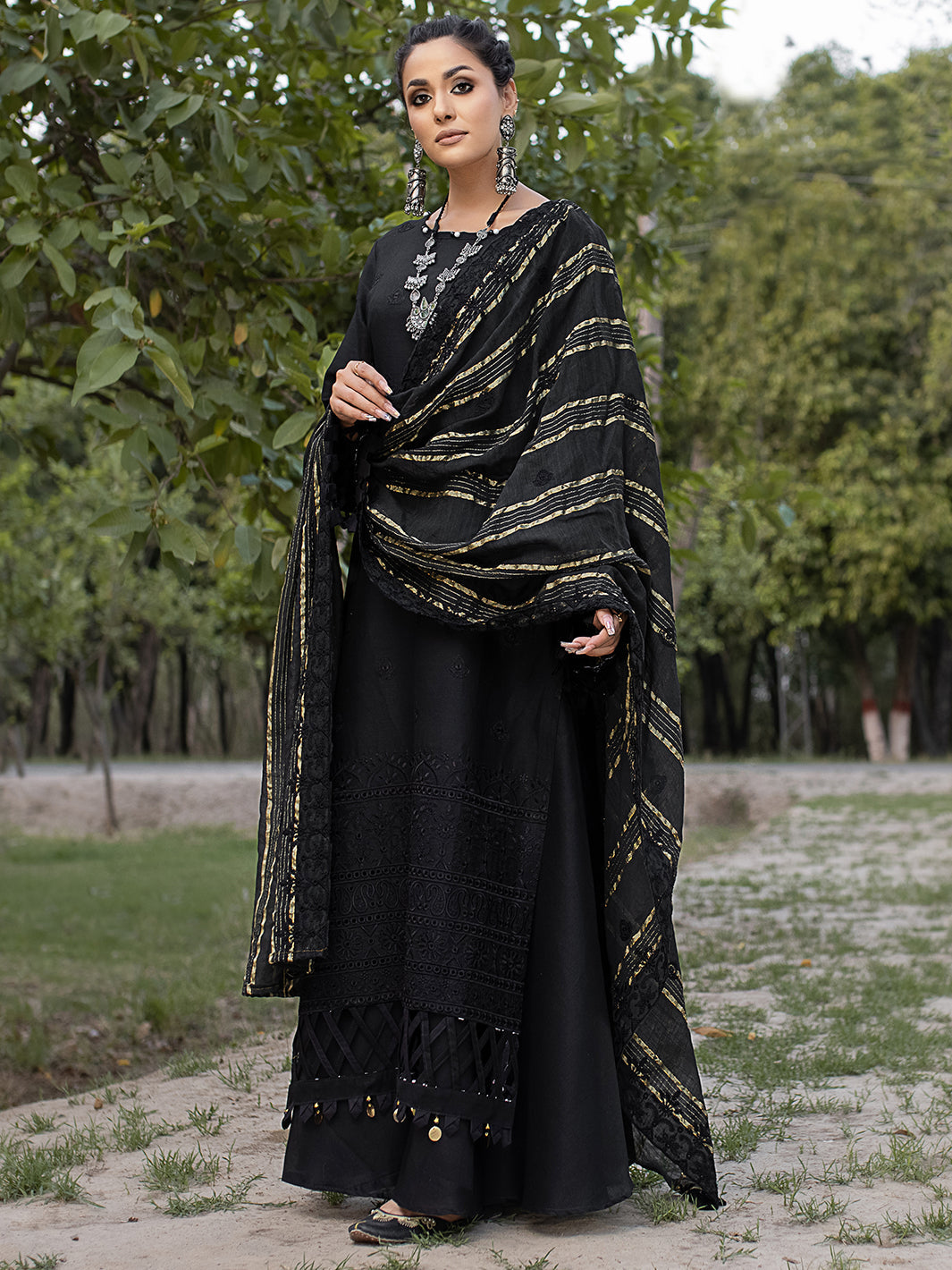 MEE - 10 Embroidered Lawn 3P