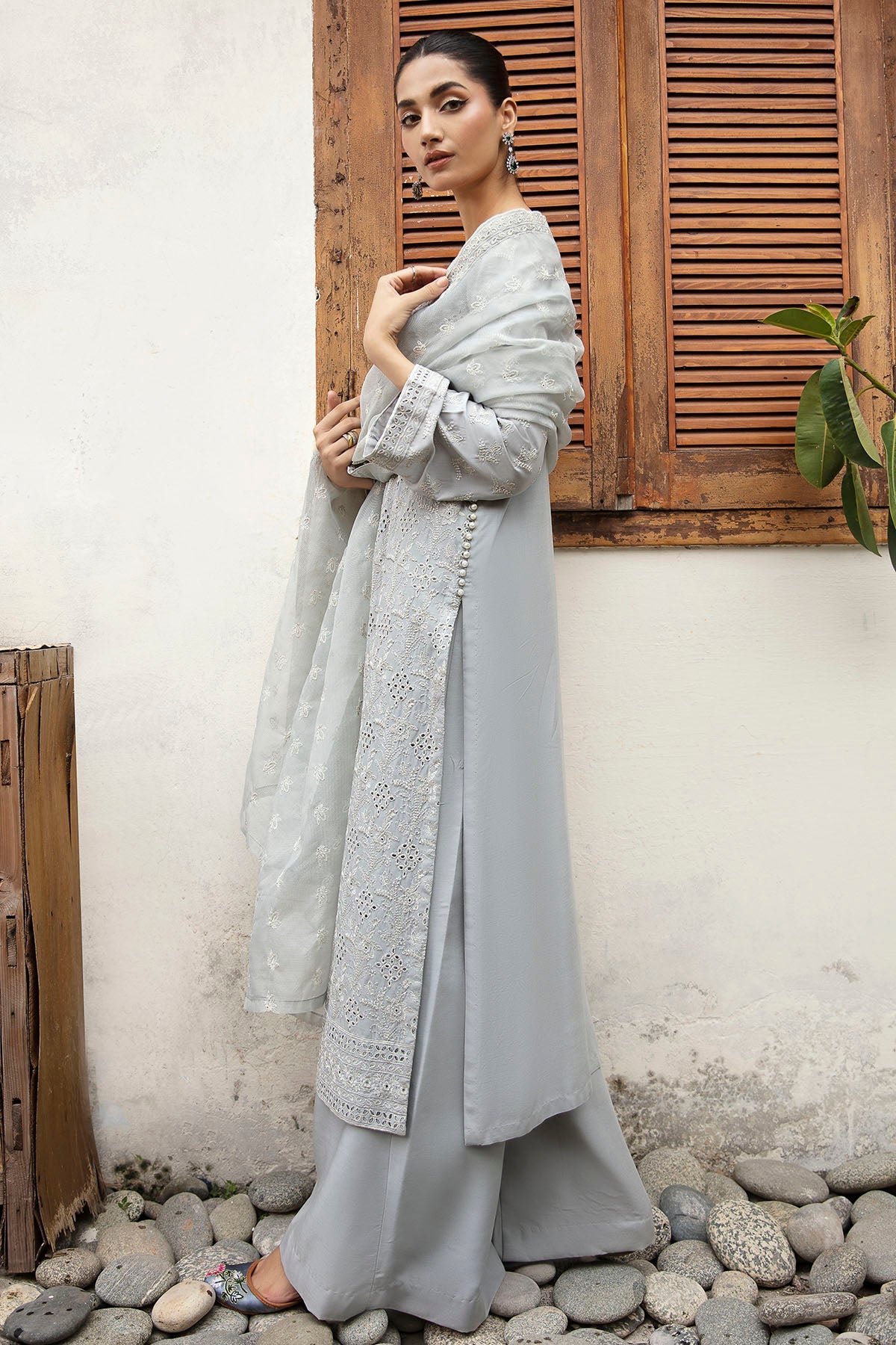 4266 - Linen Embroidered 3P