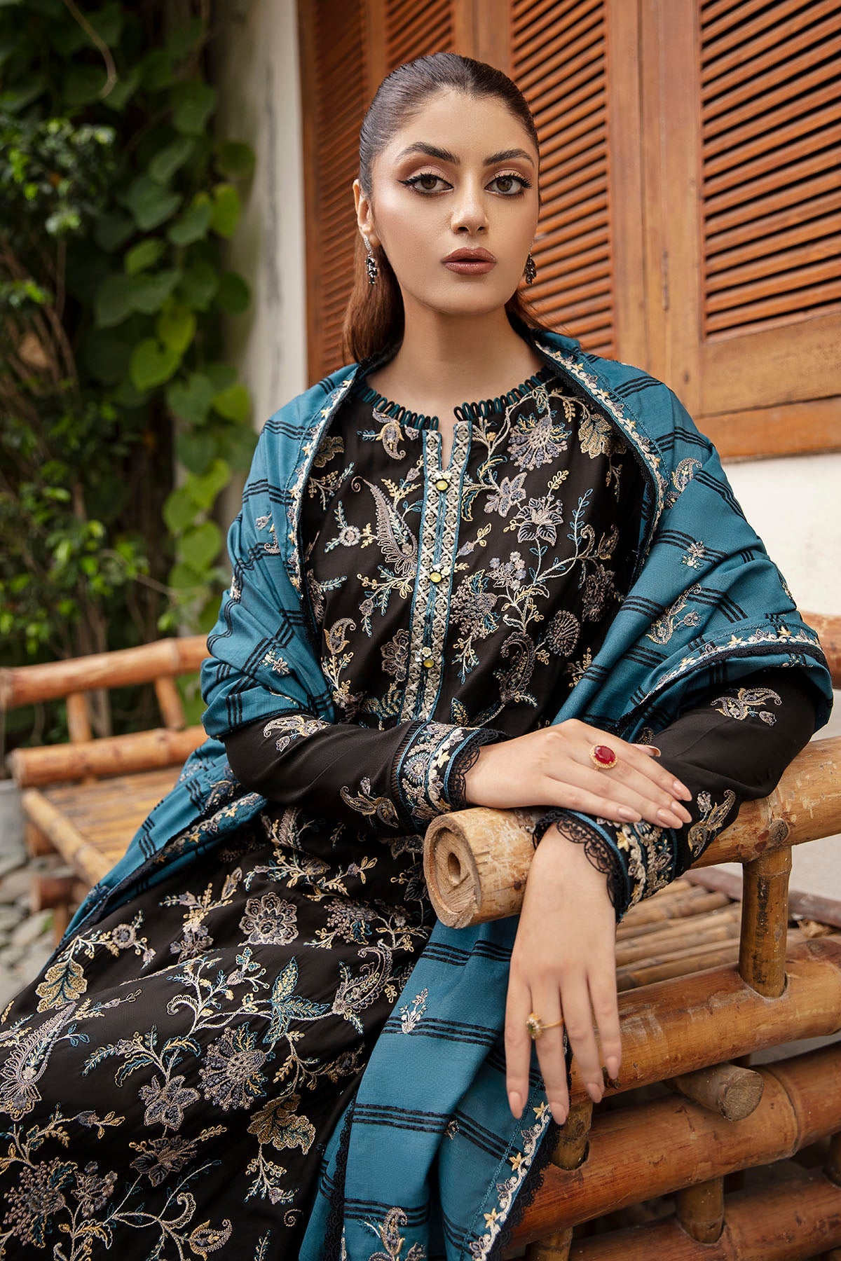 4271 - Linen Embroidered 3P