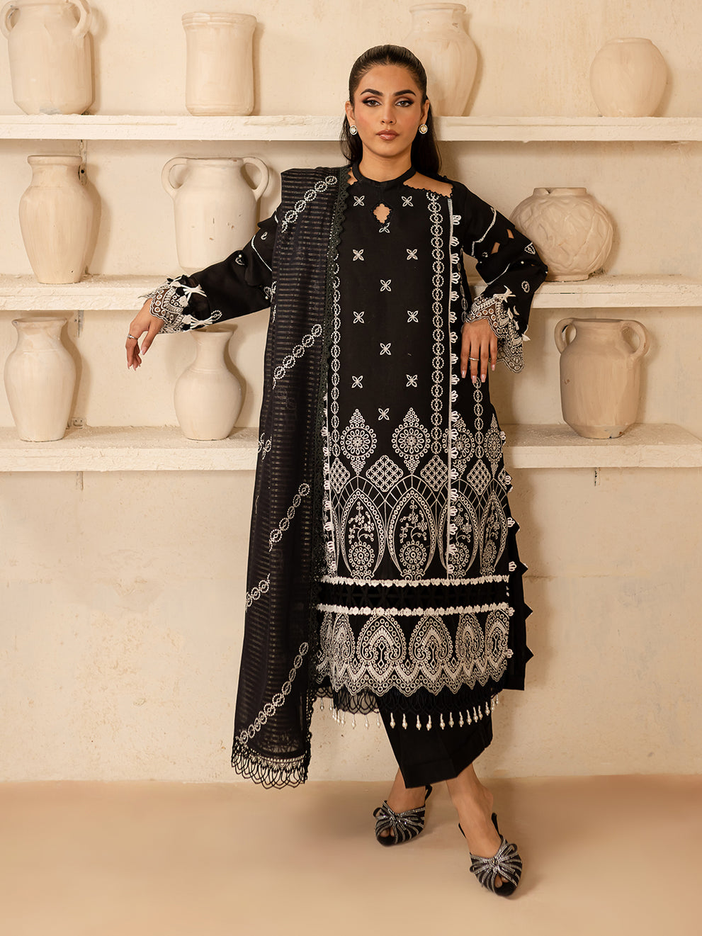 SG-01 - Embroidered Lawn 3P