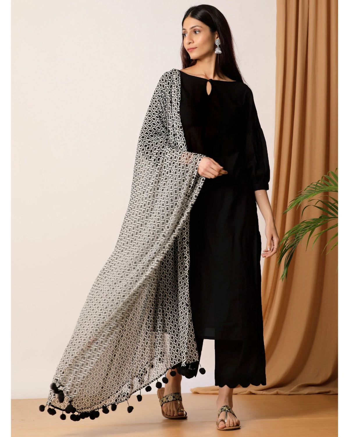 black dress with dupatta