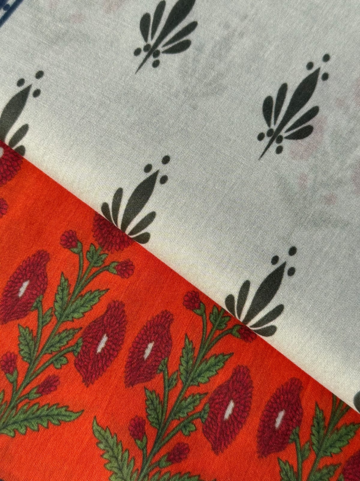 ET 02 - Ethnic Printed Lawn 2P
