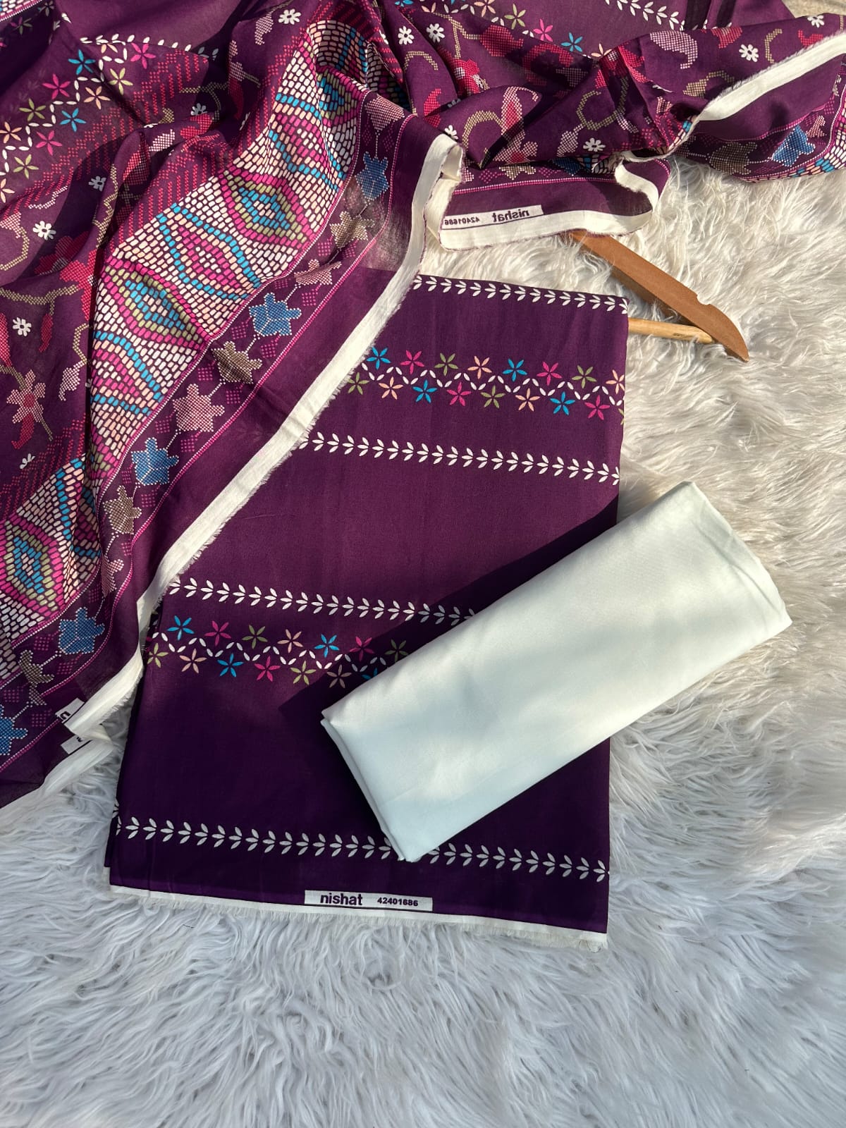 42180 - Nishat Printed Lawn 3P