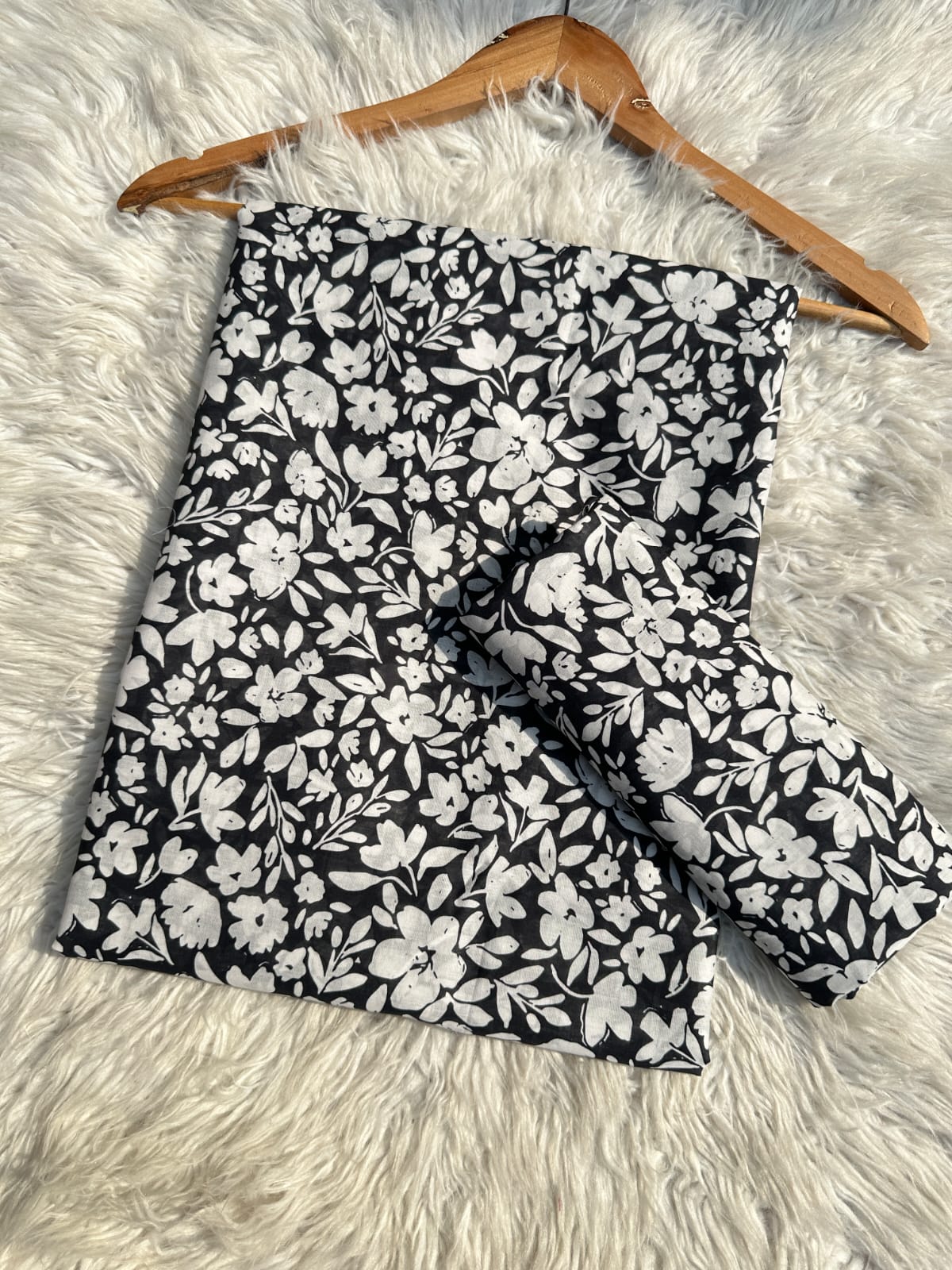 MS11 - Allover Unstitched Lawn 2P