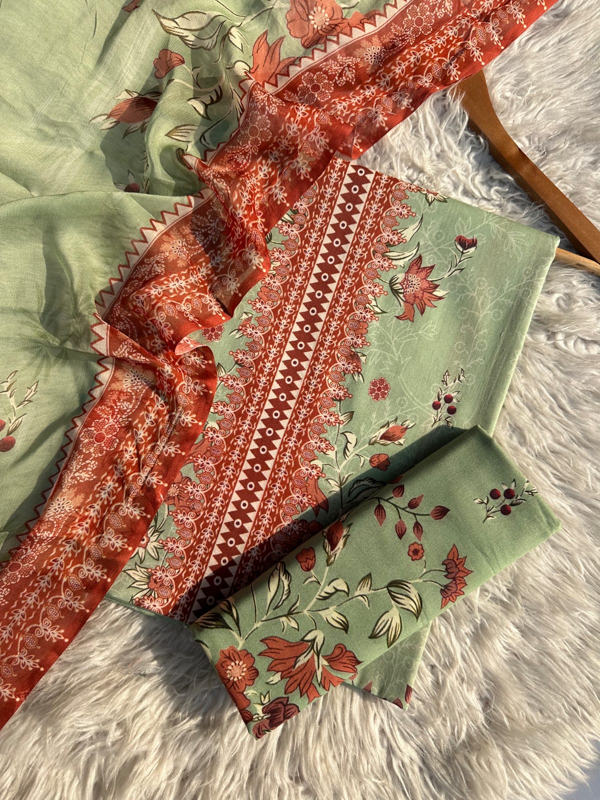 BW5 - Bin Waheed Unstitched 3 Piece Lawn
