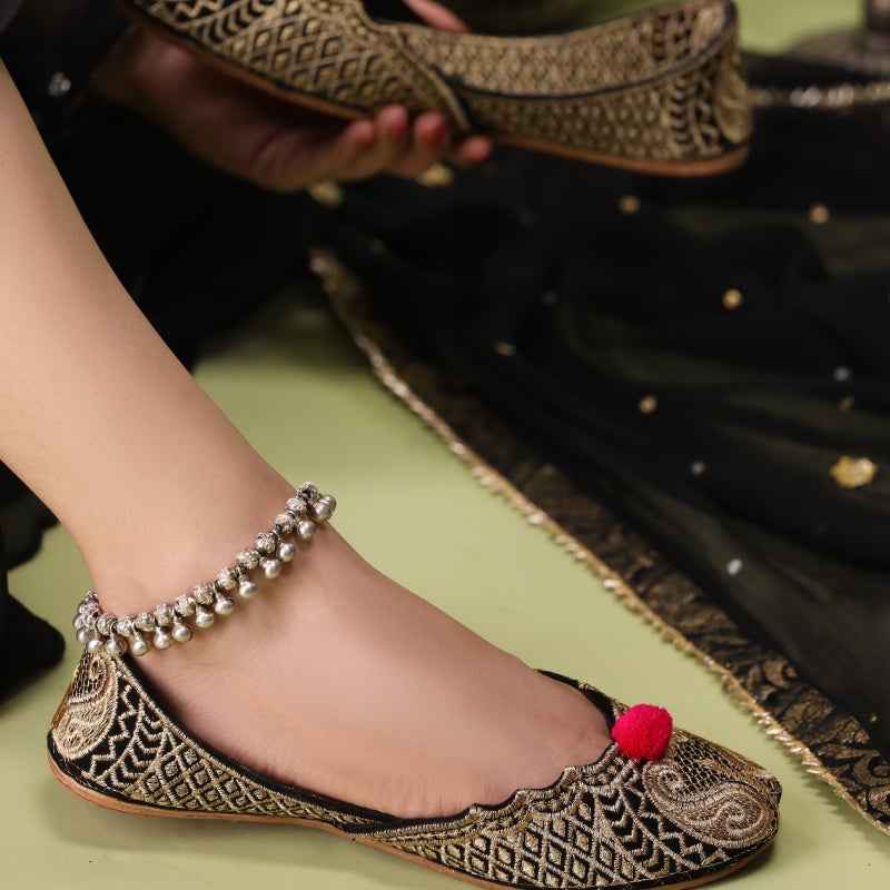 Naqsh-e-Zar (Pink Pompom)