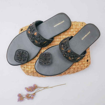 Chameli Black Slides - Jooti Shooti