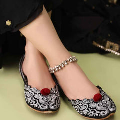 Naqsh-e-Chandi (Red Pompom)