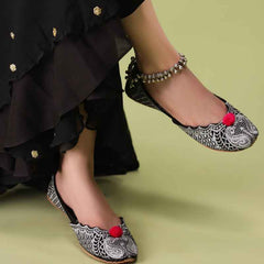 Naqsh-e-Chandi (Pink Pompom)