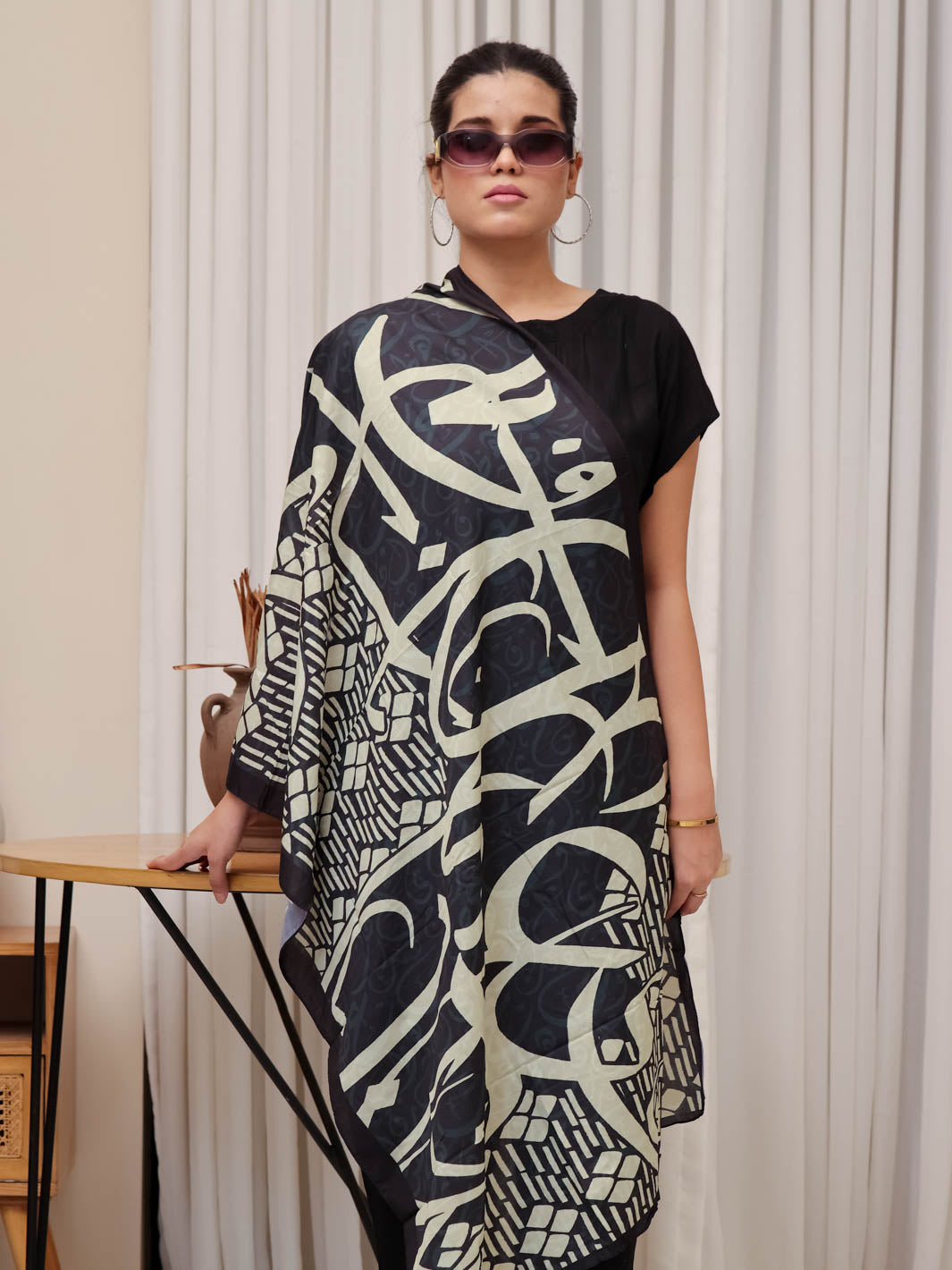 Mehar Stole (Black and beige)