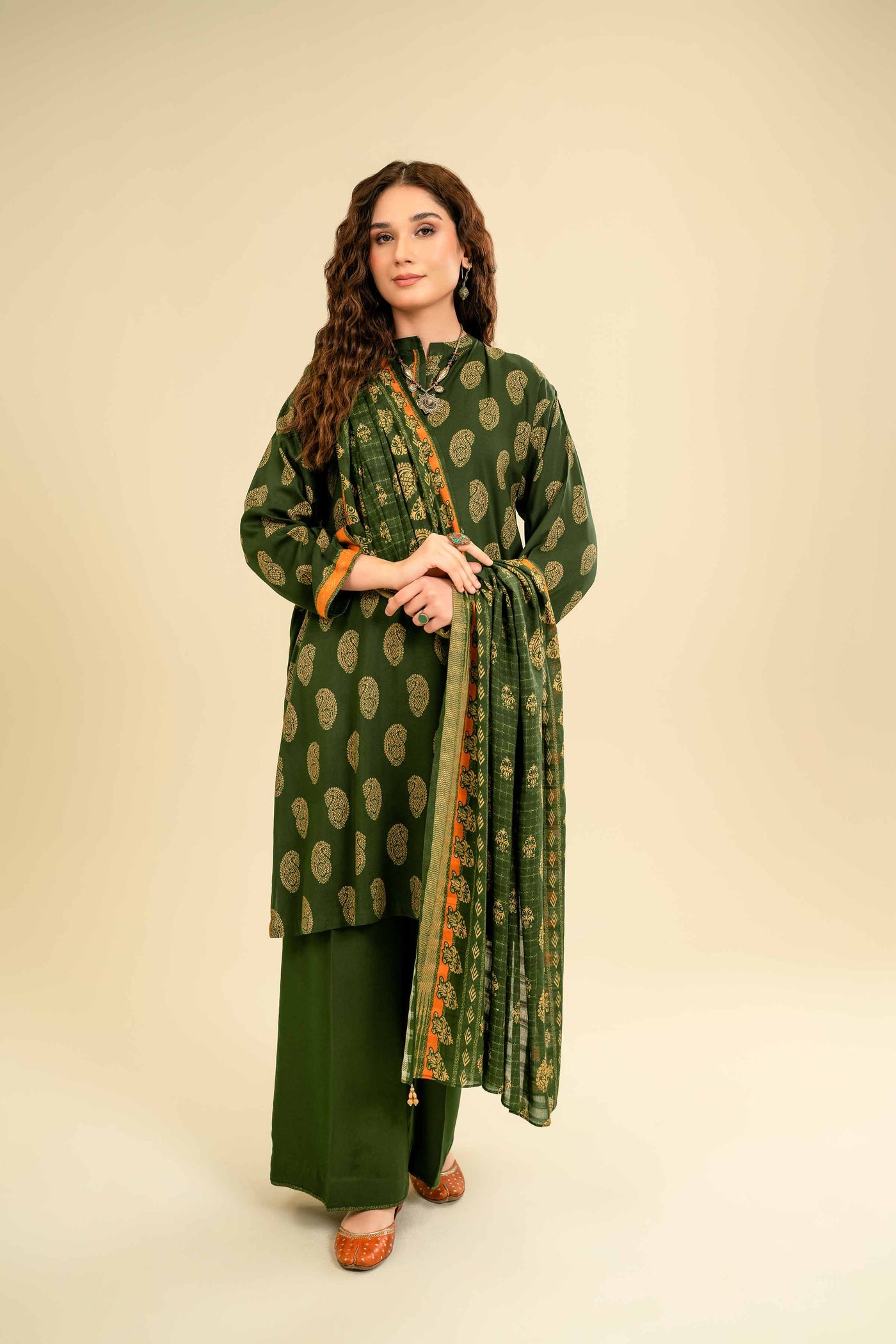 42301 - Nishat Printed Lawn 3P
