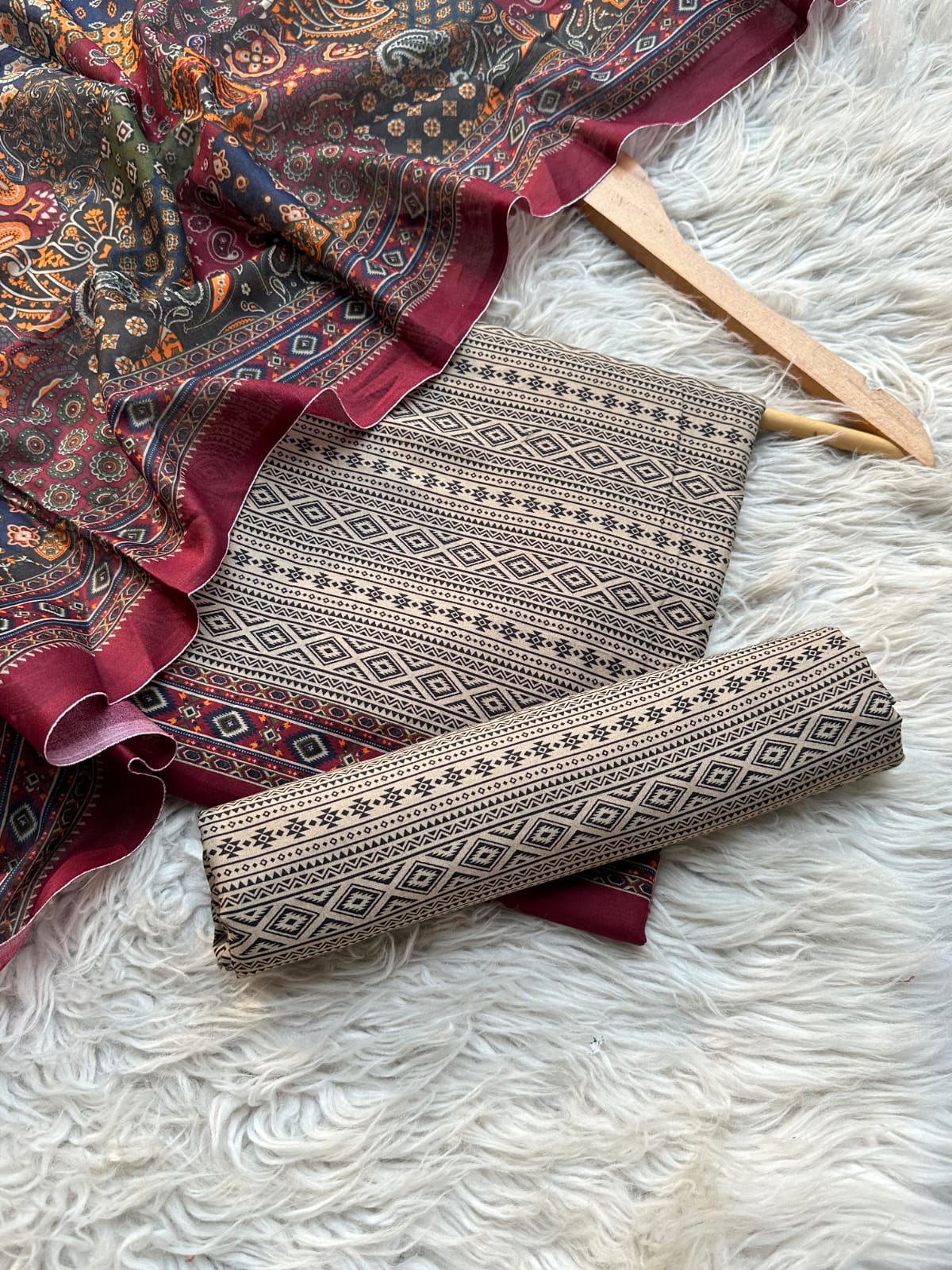 BSN127 - Bin Saeed Unstitched 3 Piece Lawn