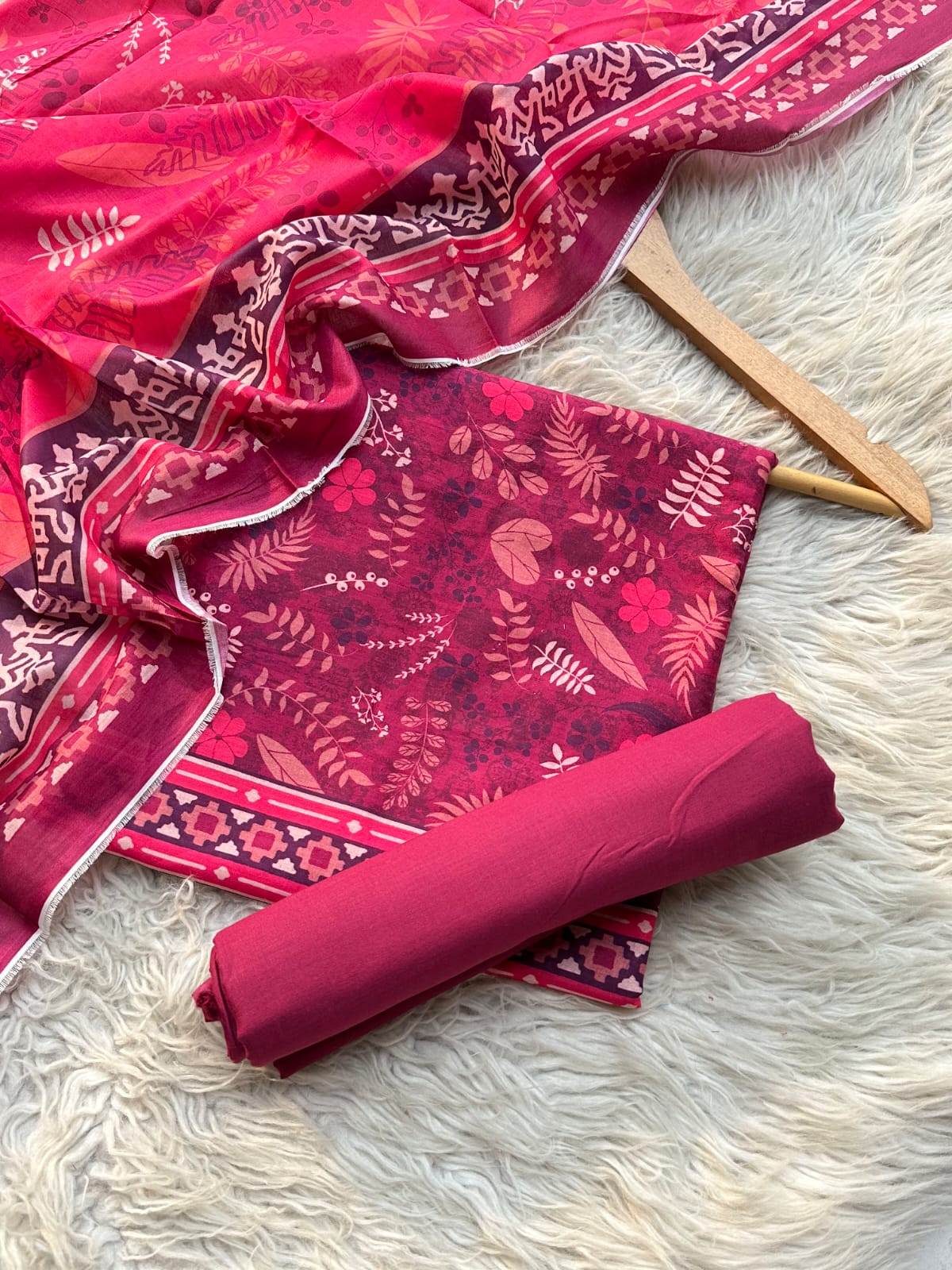 MH4 - Mahnaz Unstitched 3Piece Lawn