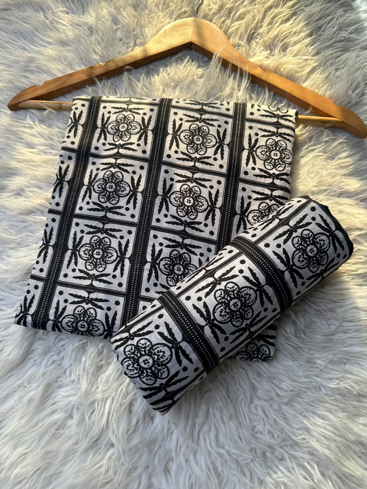 BA 27 - Bareeze Prints Lawn 2P