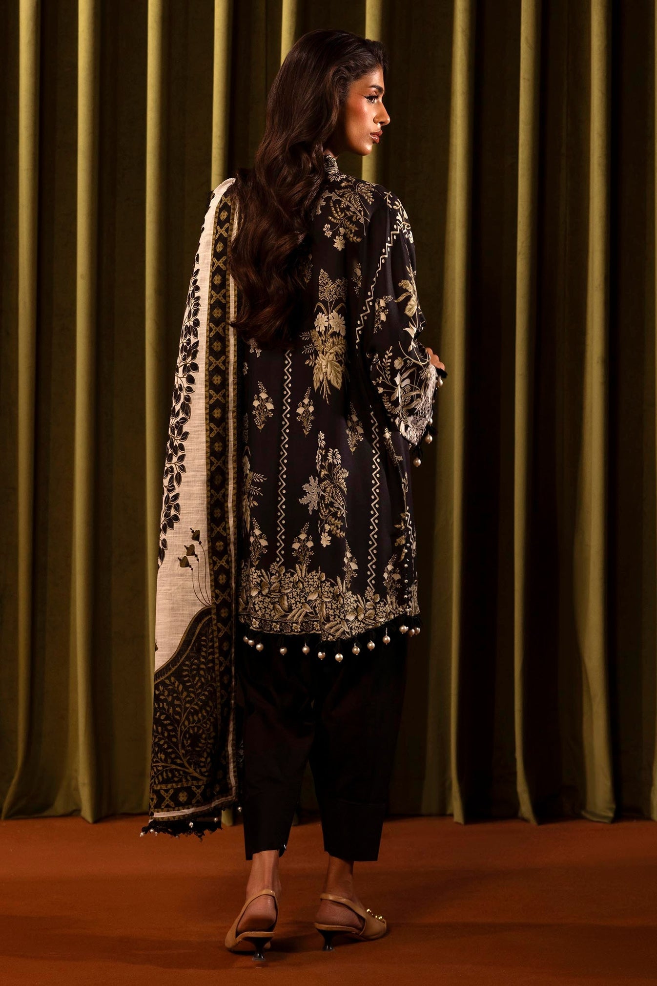 M248 - Sana Safinaz Linen Embroidered 3P