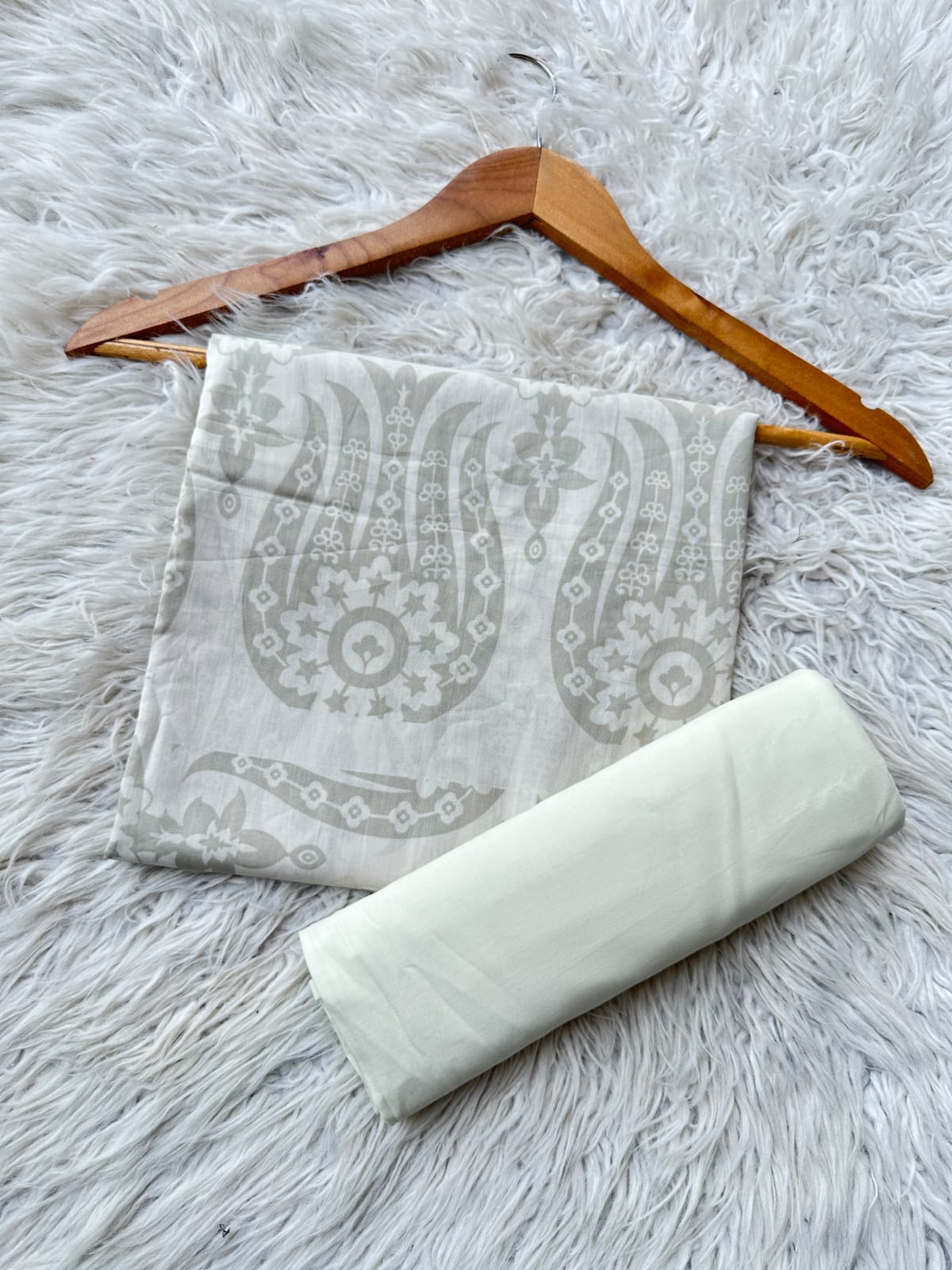 BYT64 - Beechtree Unstitched Lawn 2 Piece