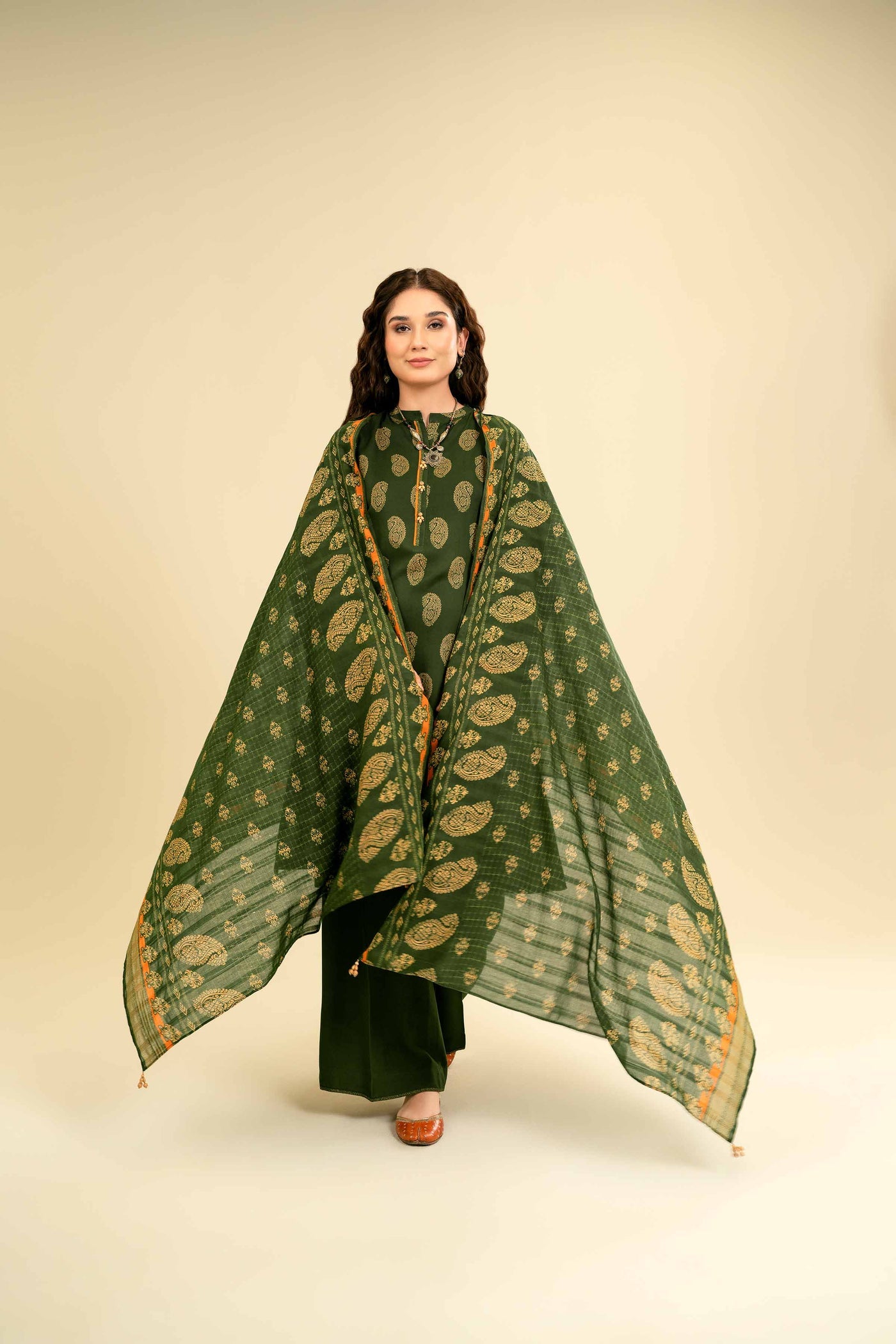 42301 - Nishat Printed Lawn 3P