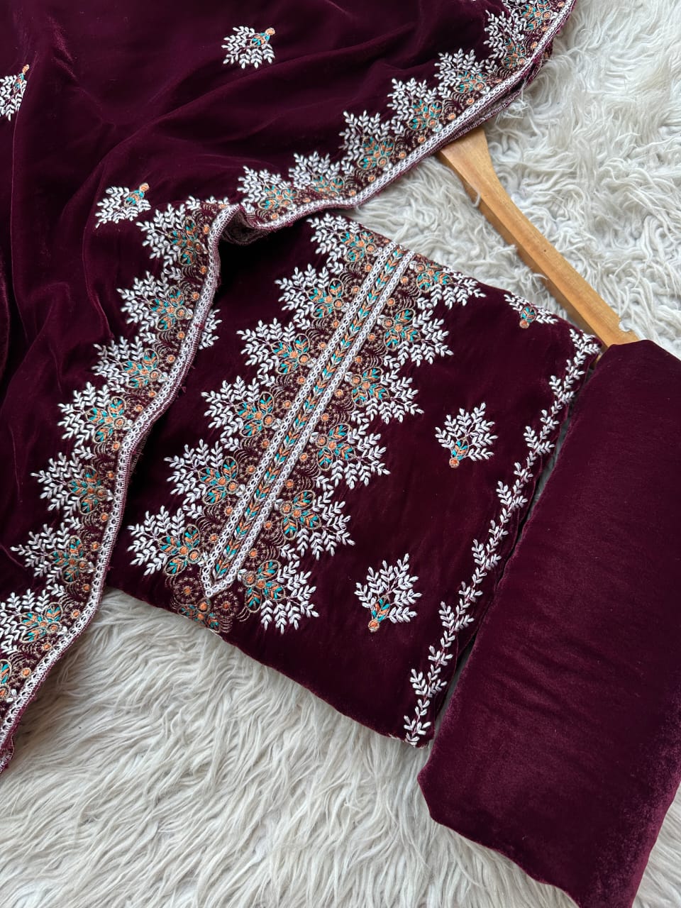 CV20 - Charizma Velvet Embroidered 3P
