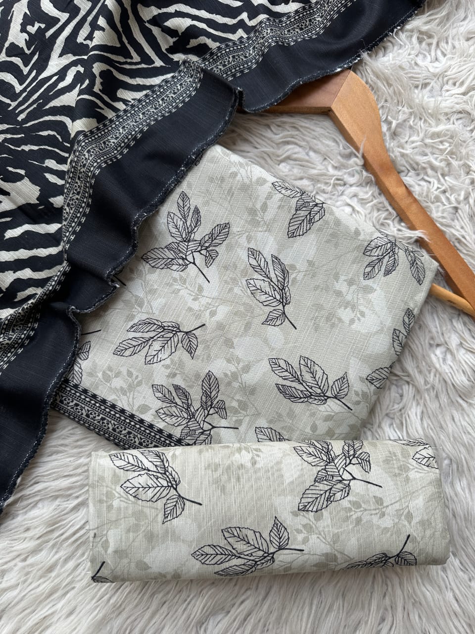 BSK9 - Bin Saeed Unstitched 3 Piece Khaddar