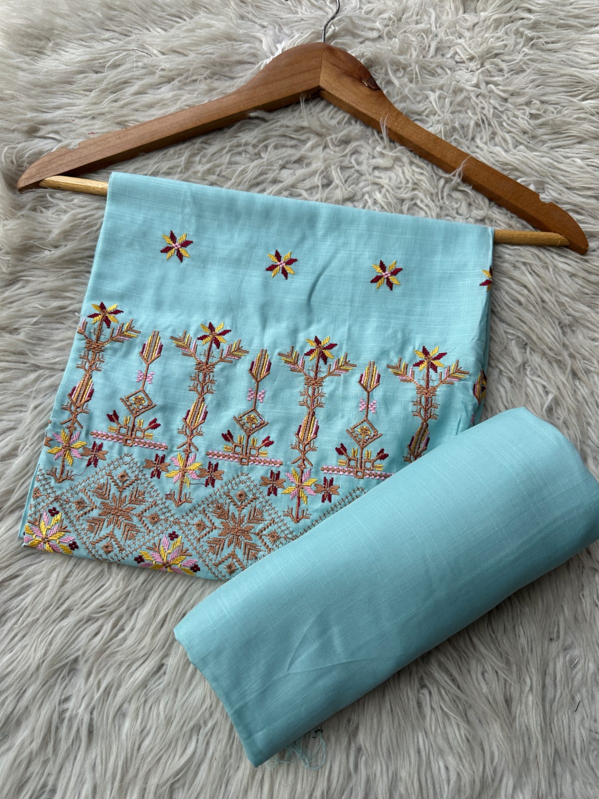 B15 - Bareeze Embroidered Linen 2P