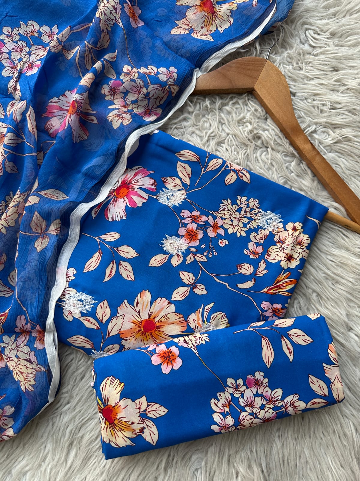 BR6 - Bareeze Chikankari Linen 3P