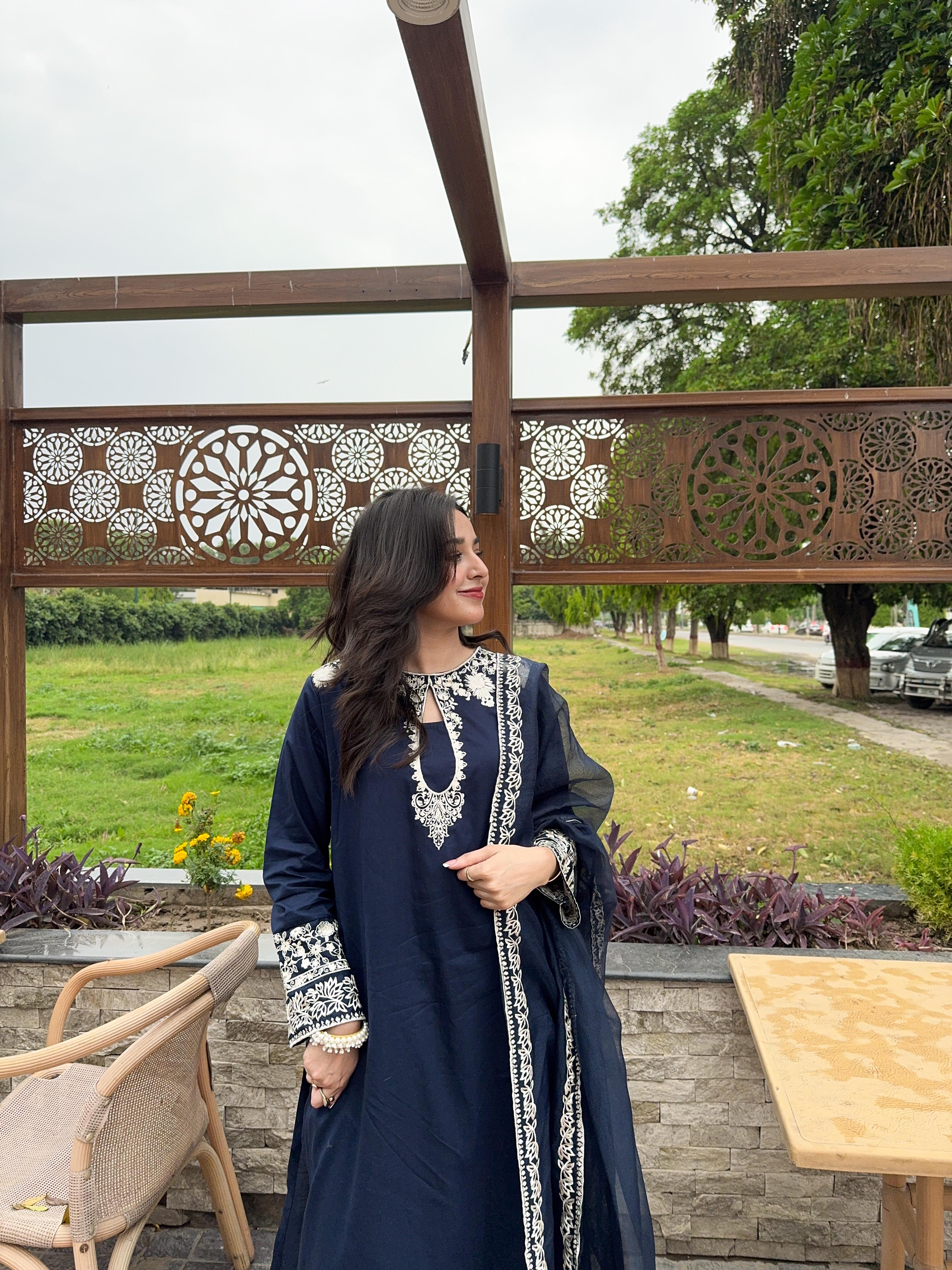 Dilara (Blue)